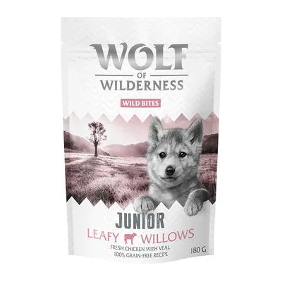 Wolf of Wilderness Wild Bites Junior Leafy Willows, fresh chicken with veal, recette sans céréales, 180 g. Texte en anglais visible sur l’emballage.