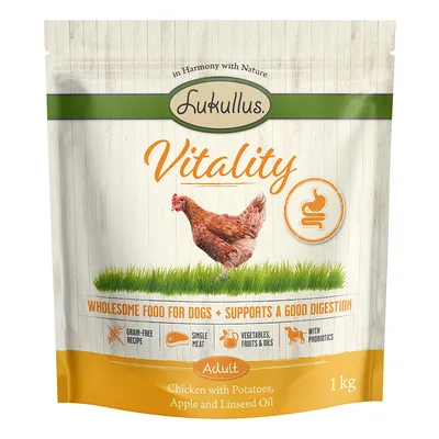 Lukullus Vitality Adult, kuře s bramborami, jablkem a lněným olejem. Bezobilná receptura, jedno maso, zelenina, ovoce a oleje, s probiotiky. Podporuje dobré trávení. 1 kg.