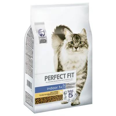 Balení krmiva pro kočky Perfect Fit indoor 1+ rich in chicken, obrázek kočky, nápisy: ALL-AROUND PROTECTION FOR A HEALTHY LIFE, total 5, část granulí viditelná v průhledu.