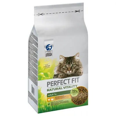 Sac de croquettes pour chat Perfect Fit Natural Vitality adult 1+, avec poulet frais, dinde, 70 % de protéines d’origine animale, photo d’un chat et croquettes visibles sur l’emballage.