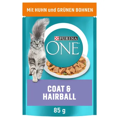 Sachet Purina ONE Coat & Hairball 85 g, texte en allemand « Mit Huhn und grünen Bohnen », image d’un chat et d’une assiette de morceaux en sauce.