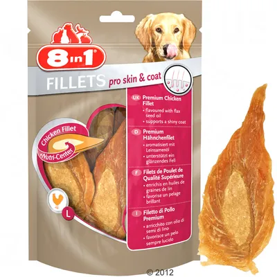 8 in 1 FILLETS pro skin & coat, Chicken Fillet +Nutri-Center, opakowanie z filetami z kurczaka dla psa, widoczny filet obok opakowania. Tekst w języku angielskim, niemieckim, francuskim i włoskim.