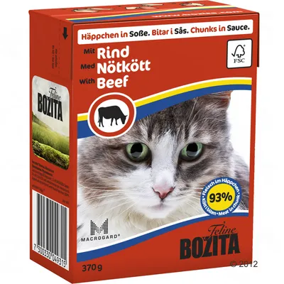 Bozita Feline komadići u umaku s govedinom, 370 g. Tekst: 93 % mesa u komadićima, MacroGard, FSC oznaka. Slika mačke na pakiranju.