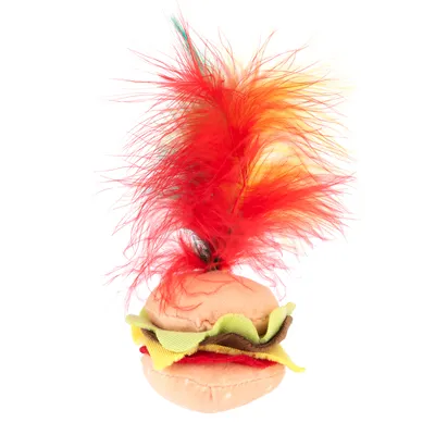 Jouet en forme de hamburger en tissu avec plumes rouges et orange sur le dessus, sans marque visible.