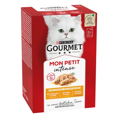 PURINA Gourmet Mon Petit intense, 6x50g. Feine Streifen mit Truthahn, Huhn und Ente in köstlicher Sauce. Verpackung zeigt weiße Katze und Recyclinghinweis.