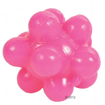Rosa boll med ojämn yta och flera utstickande rundade former, tillverkad av plast. Ingen synlig text eller varumärke.