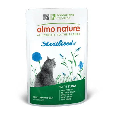 Almo Nature Functional Sterilised nedves eledel felnőtt, ivartalanított macskáknak tonhallal. A csomagoláson macska és növénymotívum látható.