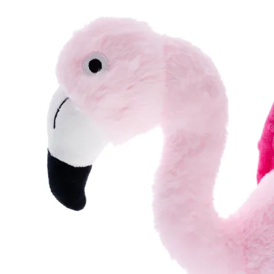 Pluszowa zabawka w kształcie różowego flaminga z czarnym dziobem i wyszywanym okiem.