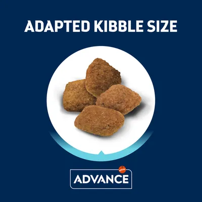 Четири гранули с адаптиран размер, текст: ADAPTED KIBBLE SIZE. Марка: ADVANCE.