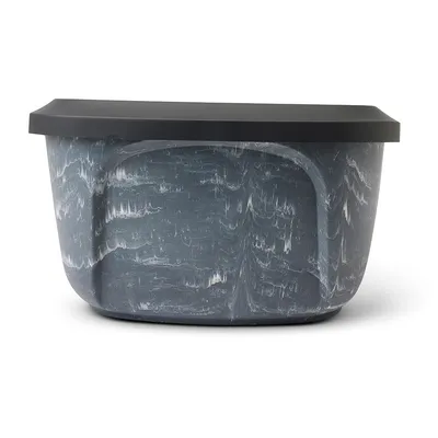 Bac rectangulaire en plastique gris marbré avec couvercle noir, sans marque visible ni texte apparent.