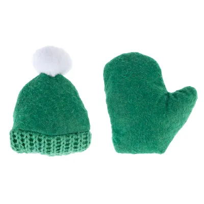 Grünes Filzspielzeug-Set bestehend aus einer Mütze mit weissem Bommel und einem Handschuh.