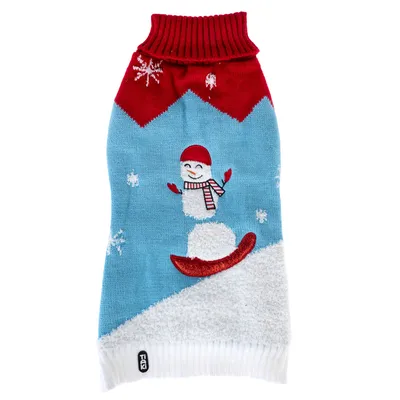 Hundepullover mit Schneemann-Motiv, rotem Kragen und blauem Hintergrund. Dekorative Schneeflocken und roter Schal am Schneemann sichtbar.