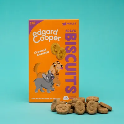 Edgard Cooper Bravo Biscuits au poulet, Crunch Crunch. Emballage avec illustration de chien et biscuits. Sans sucre ajouté, production respectueuse de l'environnement.
