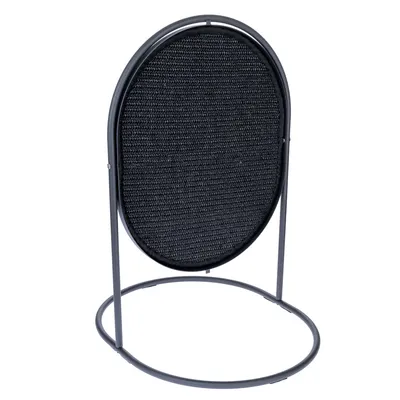 Драскалка с овална форма, черна сизалова повърхност, метална рамка и кръгла основа.