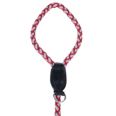 Guinzaglio intrecciato per cani rosso e bianco con dettaglio in pelle nera e anello in metallo.