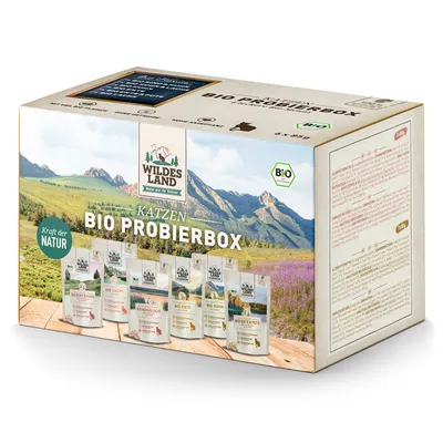 Wildes Land Katzen Bio Probierbox, Kraft der Natur, 6x85g. Sorten: Bio Rind & Huhn, Bio Lachs, Bio Ente, Bio Huhn, Bio Ente & Pute. Bio-Zertifikat sichtbar.
