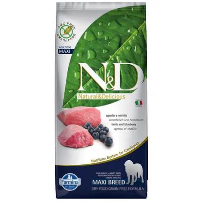 Hrană uscată pentru câini Farmina N&D Natural & Delicious Maxi Breed, agnello e mirtillo, fără cereale, GMO free, imagine cu carne de miel și afine pe ambalaj. Text în engleză și italiană.