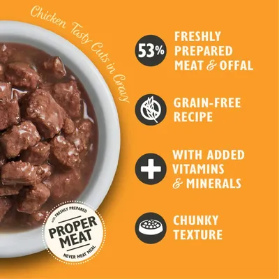 Chicken tasty cuts in gravy with 53% freshly prepared meat and offal, grain-free recipe, added vitamins and minerals, chunky texture, and proper meat highlighted.