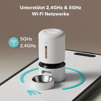 Automatischer Futterspender, kompatibel mit 2,4GHz und 5GHz Wi-Fi Netzwerken. Abgebildet mit Futterschale und Smartphone.