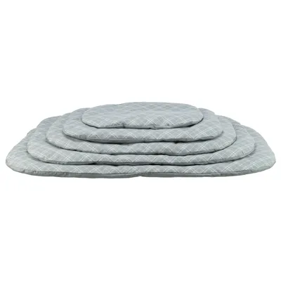Coussins pour animaux gris à motif quadrillé, présentés en 4 tailles empilées, tissu matelassé visible.