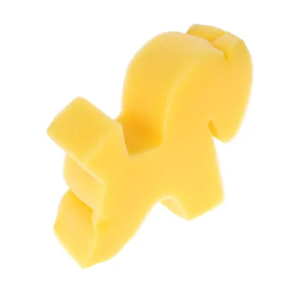 Gelber Schaumstoff in Tierform, geeignet für Reinigung oder Spielzwecke.