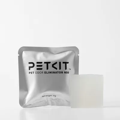 Sachet PETKIT PET ODOR ELIMINATOR N50, poids net 35 g, avec un bloc blanc visible devant l’emballage argenté.