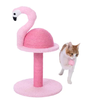 Kratzbaum in Flamingo-Design mit rosa Sisalstamm und Spielball, Katze spielt mit Ball.