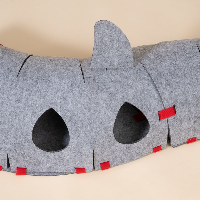 TIAKI Shark Cat Tunnel