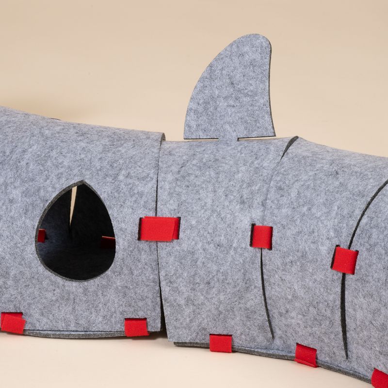 TIAKI Shark Cat Tunnel