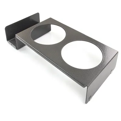Metalowy uchwyt z dwoma okrągłymi otworami na miski na karmę, odpowiedni do stabilnego ustawienia na płaskiej powierzchni.