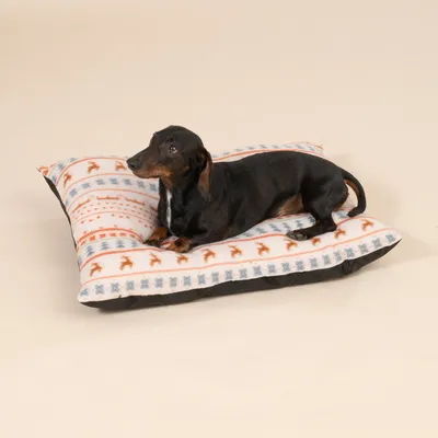 TIAKI Kuschelkissen mit nordischem Wintermuster