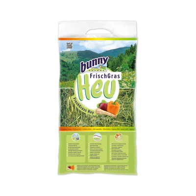 Bunny FrischGras Heu. FreshGrass Hay mit vitalem Gemüse, ideal für Nager. Verpackung zeigt grünes Heu und Paprika. Enthält Informationen zu Inhaltsstoffen und Fütterungsempfehlungen.