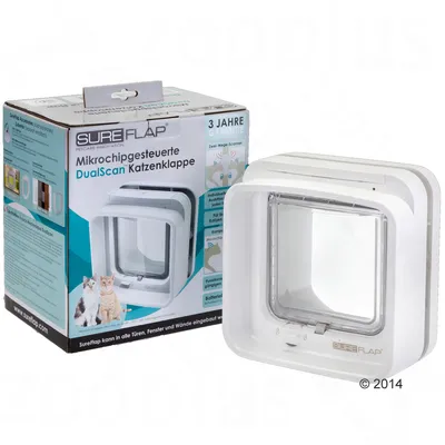SureFlap Mikrochipgesteuerte DualScan Katzenklappe, bílá dvířka pro kočky s mikročipem, balení a produkt vedle sebe, 3 JAHRE GARANTIE uvedeno na obalu.