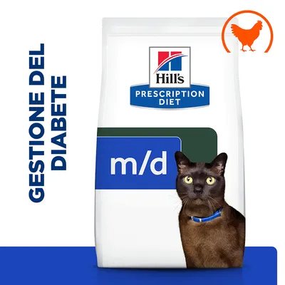 Hill's Prescription Diet m/d per gatti, scritta 'Gestione del diabete', simbolo arancione di pollo in alto a destra, immagine di un gatto nero con collare blu.