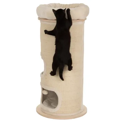 Kratzbaum mit Sisal-Oberfläche, Höhle und gepolsterter Liegefläche. Schwarze Katze klettert daran hoch.