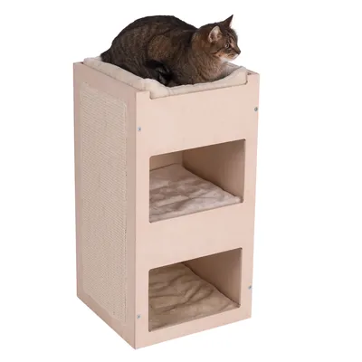 Kočičí nábytek ze dřeva se třemi polstrovanými odpočívadly a škrábací plochou na boku. Kočka leží na horní ploše.