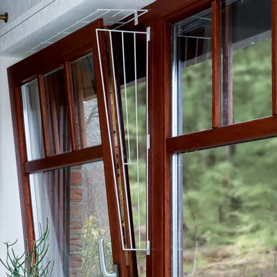 Trixie Protective Fencing for Tilting Windows - White - Format 1: Side of Window Trixie Protective Fencing for Tilting Windows - White - Format 1: Side of Window