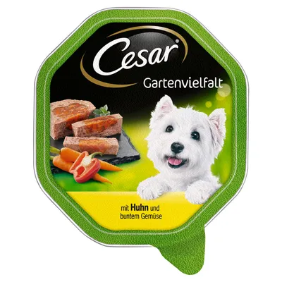 Cesar Gartenvielfalt mit Huhn und buntem Gemüse. Verpackung zeigt Fleischstücke, Karotten und Paprika sowie einen weissen Hund.