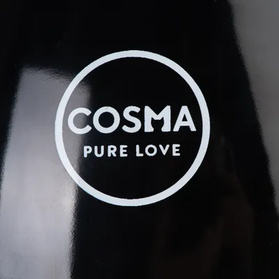 Cosma Pure Love. Prémium márka háziállat-termékekhez.