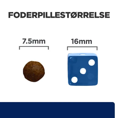 Foderpillestørrelse vist: foderpille 7,5 mm sammenlignet med blå terning på 16 mm. Tekst: FODERPILLESTØRRELSE, 7.5 mm, 16 mm.