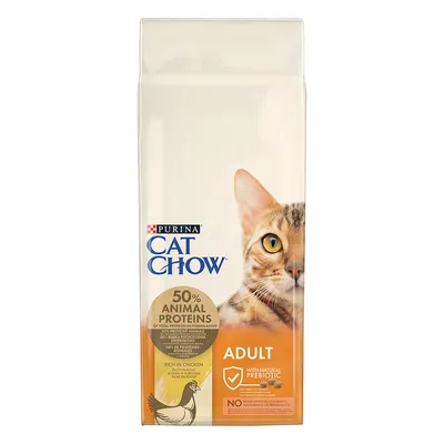 Sac Purina Cat Chow Adult, 50 % animal proteins, riche en poulet, with natural prebiotic, no colorants or preservatives, image d’un chat et d’une poule visibles sur l’emballage.