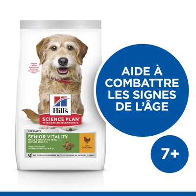 Hill’s Science Plan Senior Vitality Small & Mini 7+ au poulet, aide à combattre les signes de l’âge, pour chiens adultes matures jusqu’à 10 kg. Texte visible : 7+.
