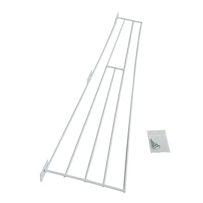 Grille en métal blanc avec supports de fixation et sachet de vis inclus, vue sur l’ensemble des éléments fournis.