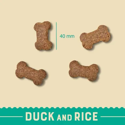 Bone-shaped treats with a length of 40 mm, labelled as duck and rice.