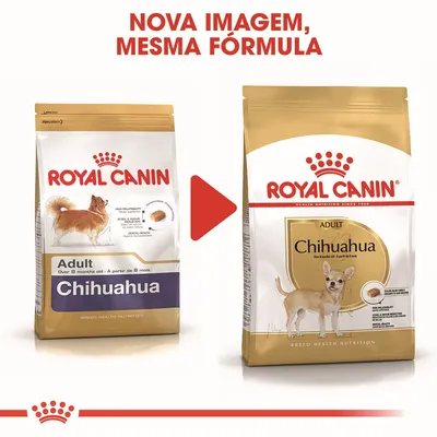 Comparação de embalagens antigas e novas da ração Royal Canin Adult Chihuahua, com texto visível: 'NOVA IMAGEM, MESMA FÓRMULA'. Ambas mostram cão Chihuahua e informações em inglês.