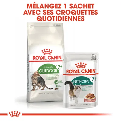 Mélangez 1 sachet avec ses croquettes quotidiennes. Paquet Royal Canin Active Life Outdoor 7+ et sachet Royal Canin Instinctive 7+ 85 g pour chats visibles.