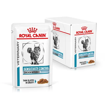 ROYAL CANIN VETERINARY Sensitivity Control Chicken with Rice, thin slices in gravy. Pouch and box packaging with cat image visible.