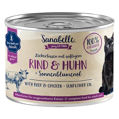 Sanabelle juicy cat menu dåse med teksten Rind & Huhn + Sonnenblumenöl, 100 % exquisite Zutaten, with beef & chicken + sunflower oil. Billede af kat og ko på etiketten.