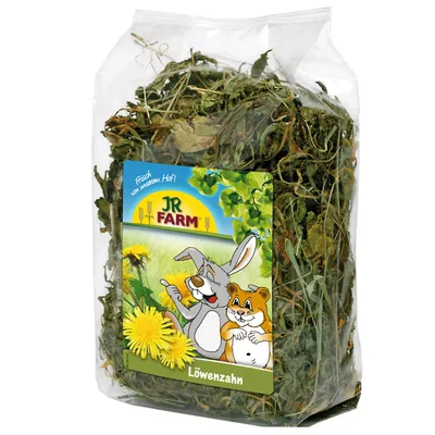 Confezione trasparente di foglie essiccate con etichetta JR Farm, testo Löwenzahn e illustrazioni di coniglio e criceto. Sul fronte visibili fiori di tarassaco gialli. Confezione trasparente di foglie essiccate con etichetta JR Farm, testo Löwenzahn e illustrazioni di coniglio e criceto. Sul fronte visibili fiori di tarassaco gialli.
