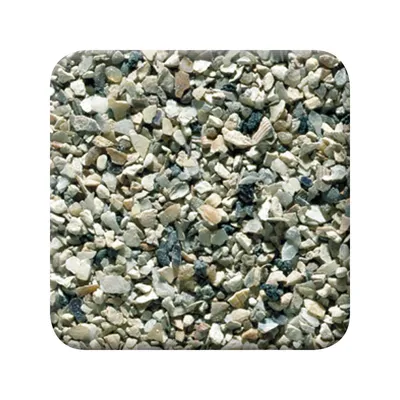Nahaufnahme von mineralischen Körnern in verschiedenen Farben, geeignet für die Beschreibung eines Streu- oder Bodenmaterials.